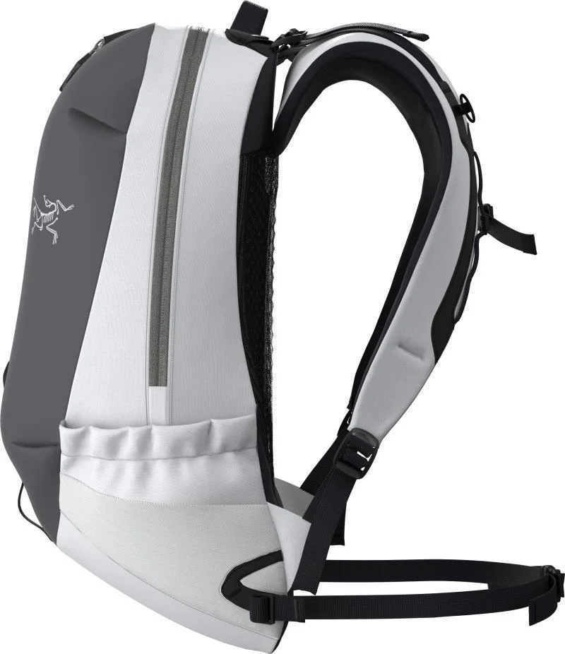 Arro 22 Backpack - Image 11