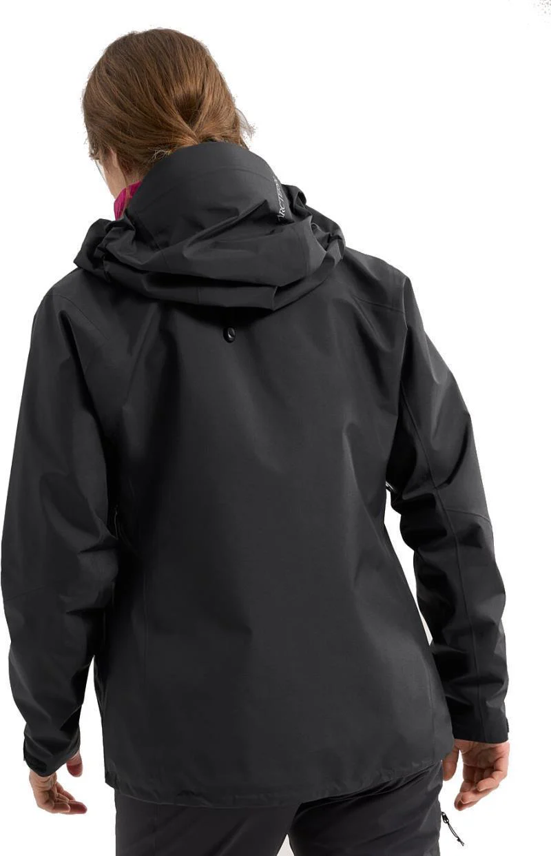 Beta Lightweight Jacket - Womens (Prior Season) - Image 9