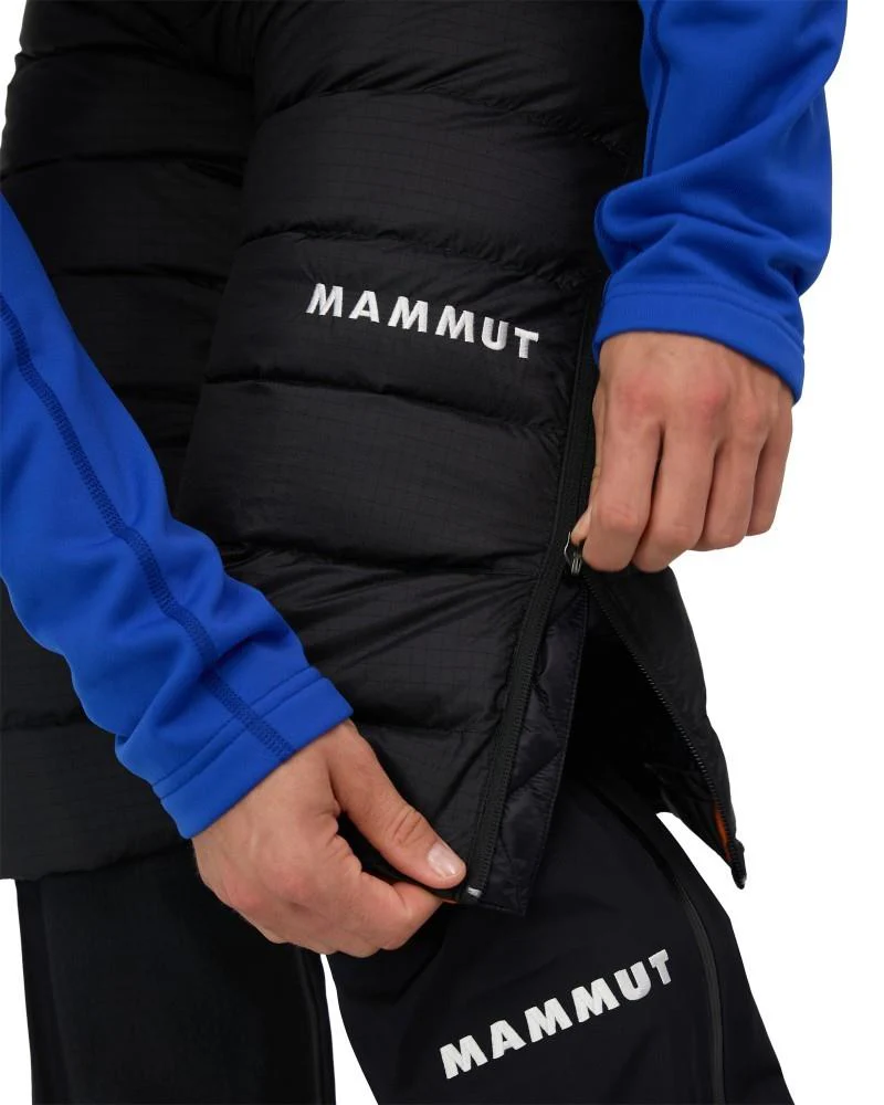 Eiger Nordwand Light Down IN Shorts - Mens - Image 6