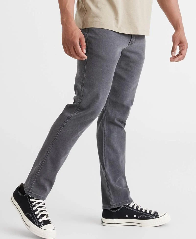 Performance Denim Relaxed Tapered Jeans, 34" Inseam - Wash - Mens - Image 3