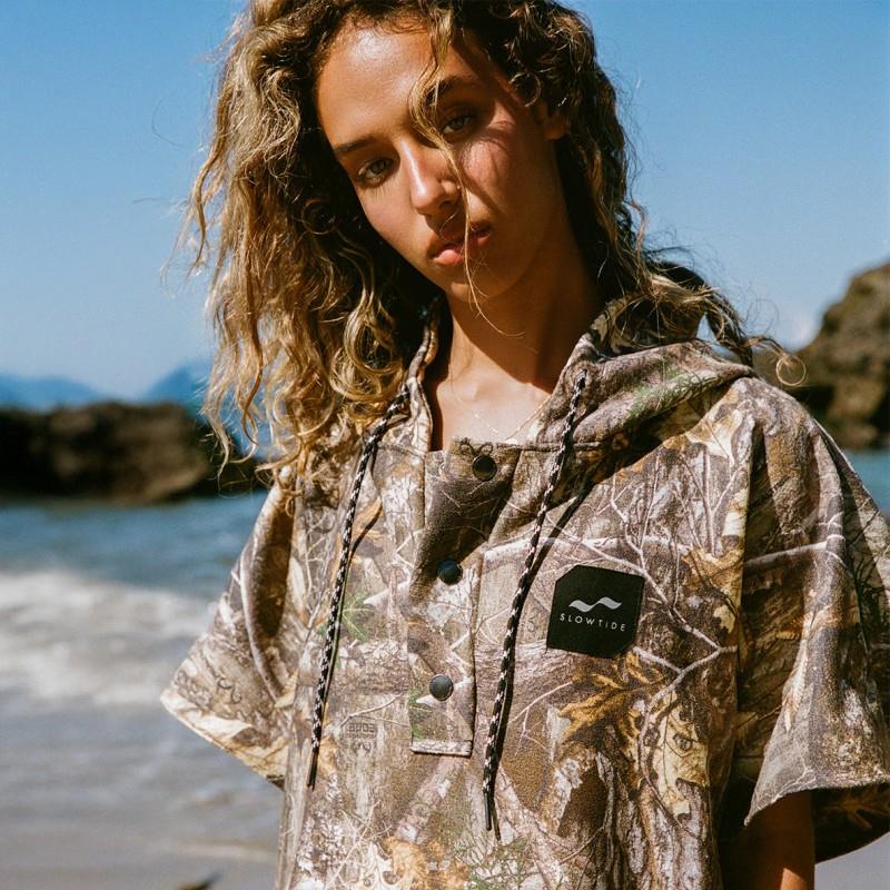 Quick-Dry Changing Poncho - Real Tree - Image 4