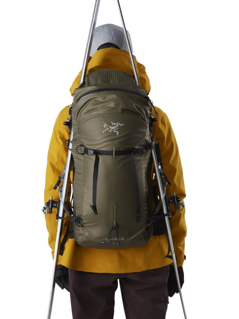 Rush SK 32 Backpack - Image 13